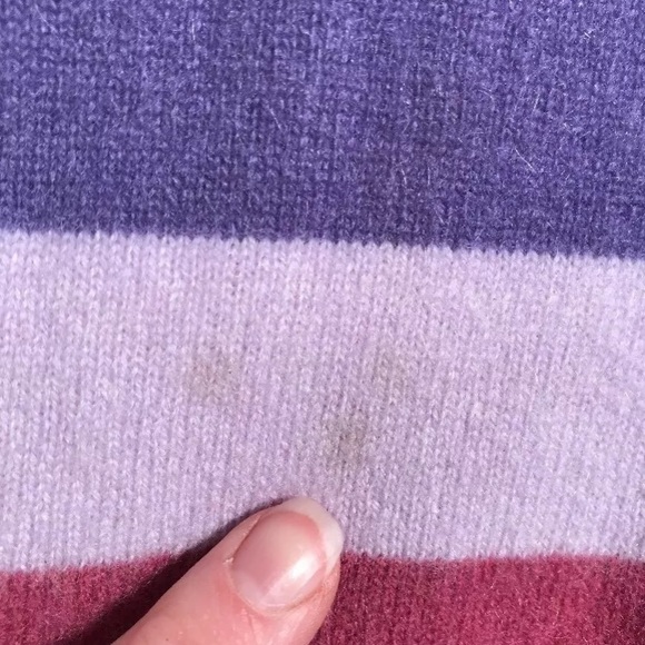 Lord and Taylor 100 percent Cashmere sweater - Picture 8 of 8